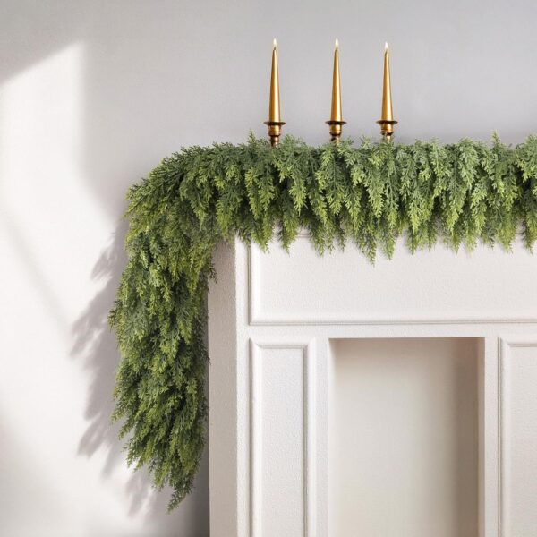 N&T NIETING 9ft Realistic Cedar Garland